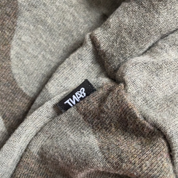 TNA Camo Long Sleeve - Picture 4 of 5
